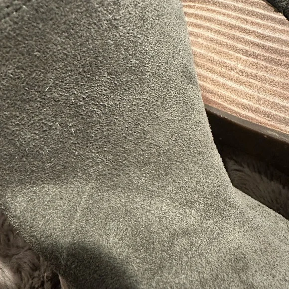 Lucky Brand Women's Suede Peep-Toe Mules - Picture 10 of 10